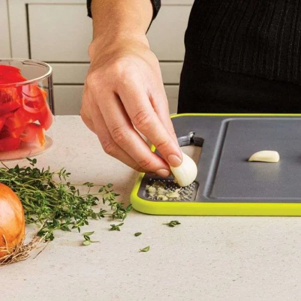 MULTI CHOPPING BOARD – Többcélú vágódeszka 03